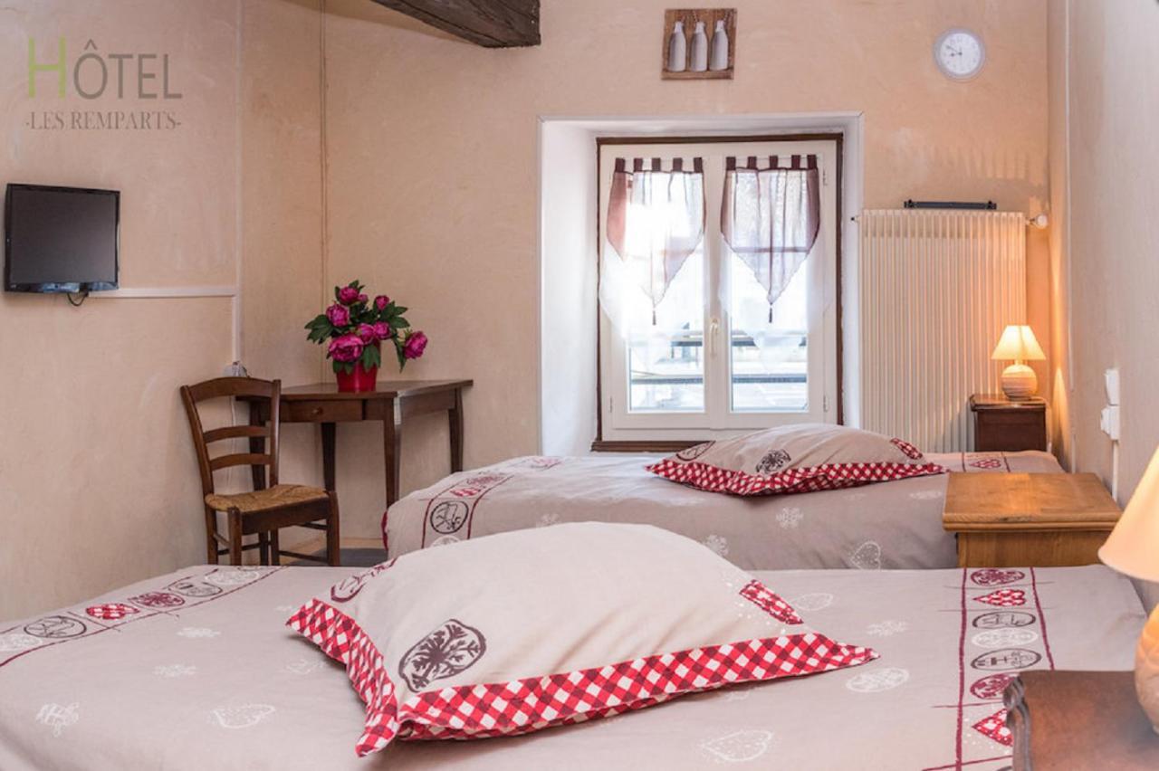 Hotel Les Remparts Nozeroy Exterior foto