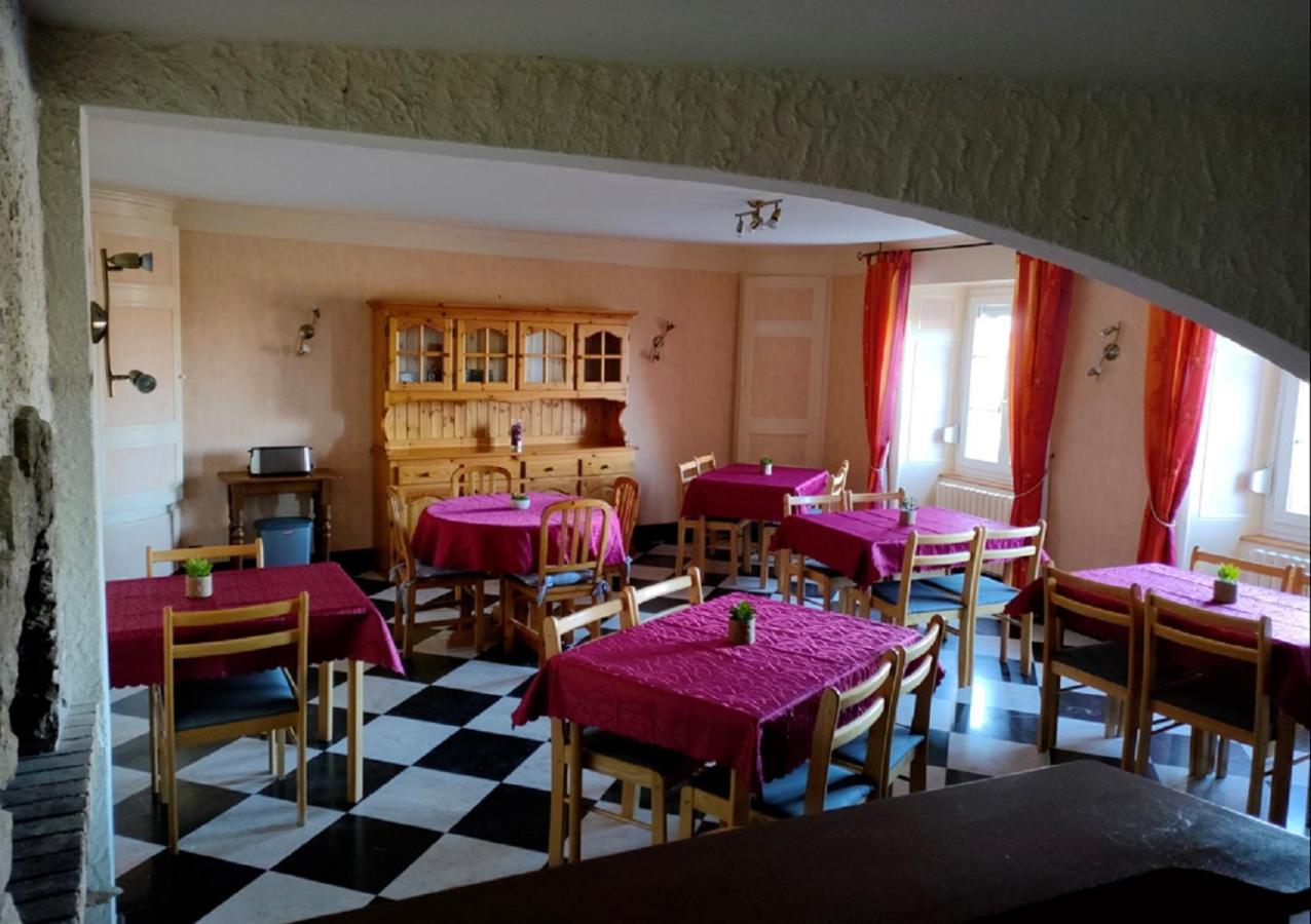 Hotel Les Remparts Nozeroy Exterior foto