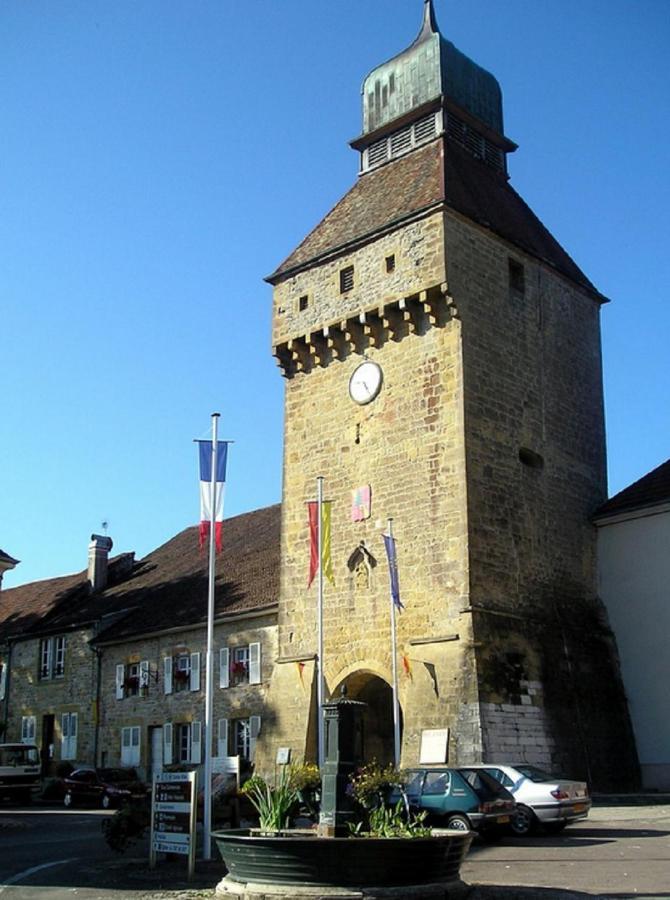 Hotel Les Remparts Nozeroy Exterior foto